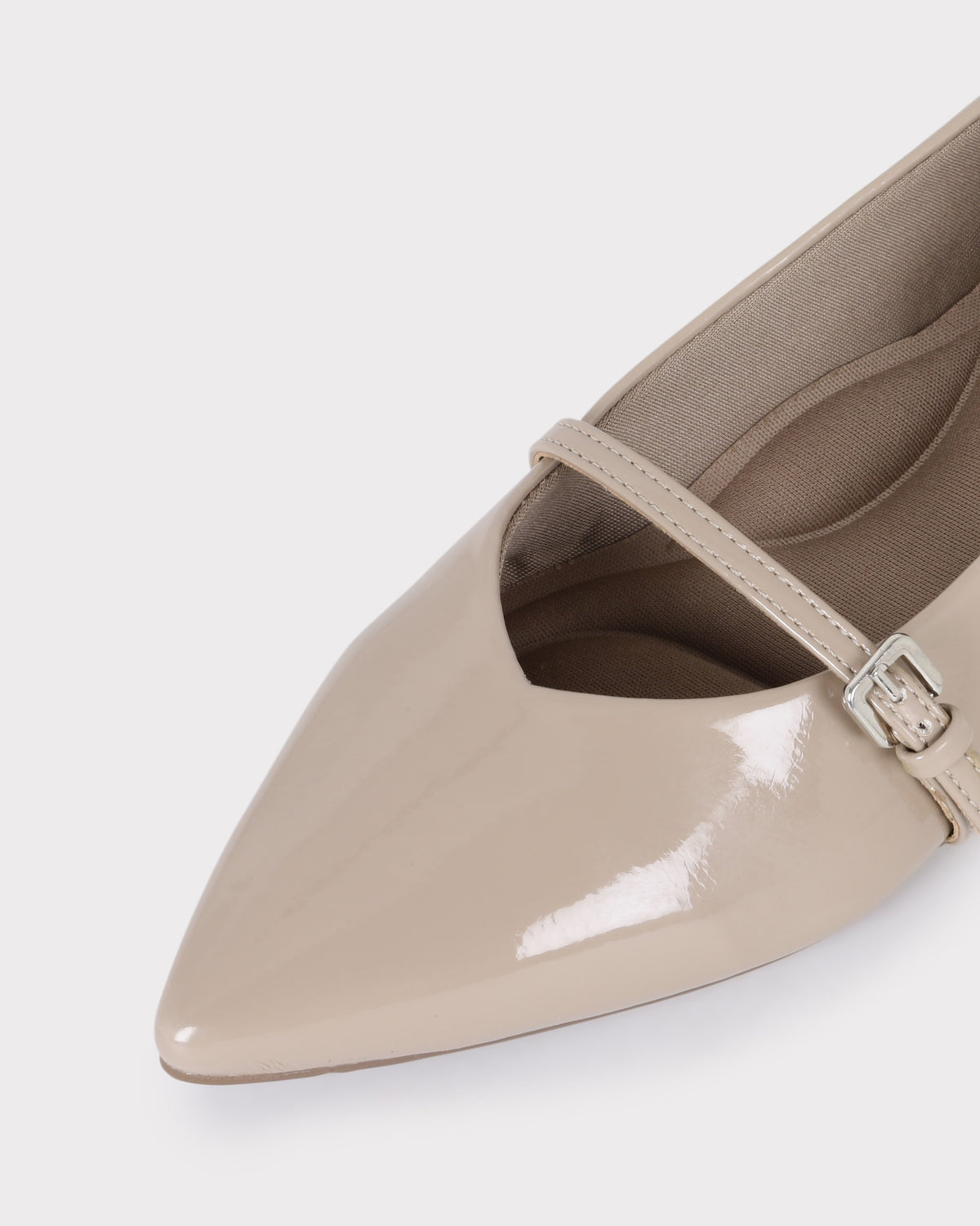 Giselle Pointed-toe Flat Bellies photo 3 - Beige