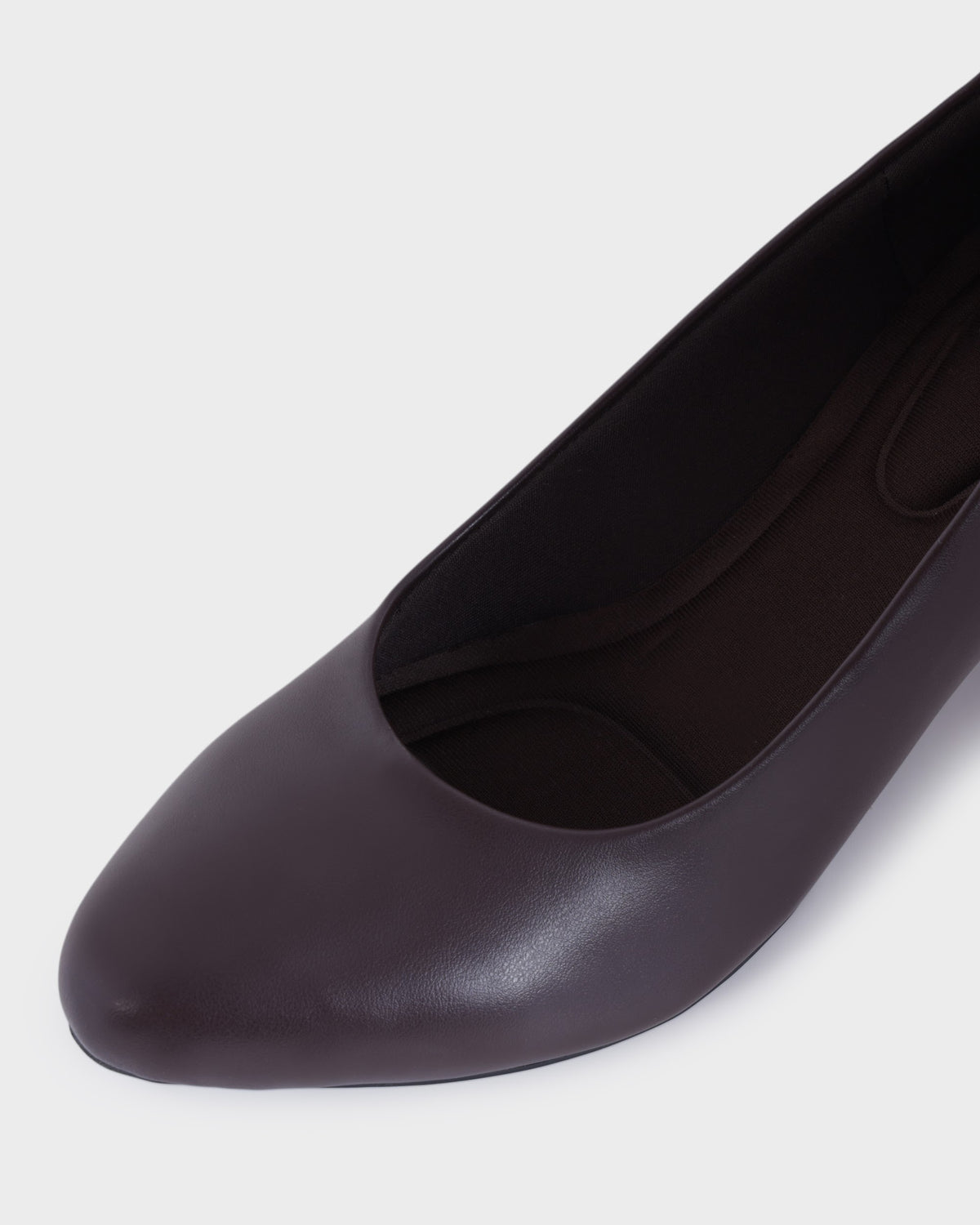 Ingrid Round-toe Office Wear Block Heel Pumps photo 3 - Brown