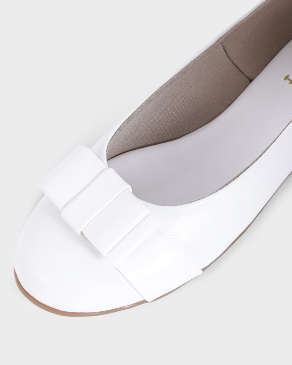 Sylvie Round-toe Flat Bellies photo 3 - White