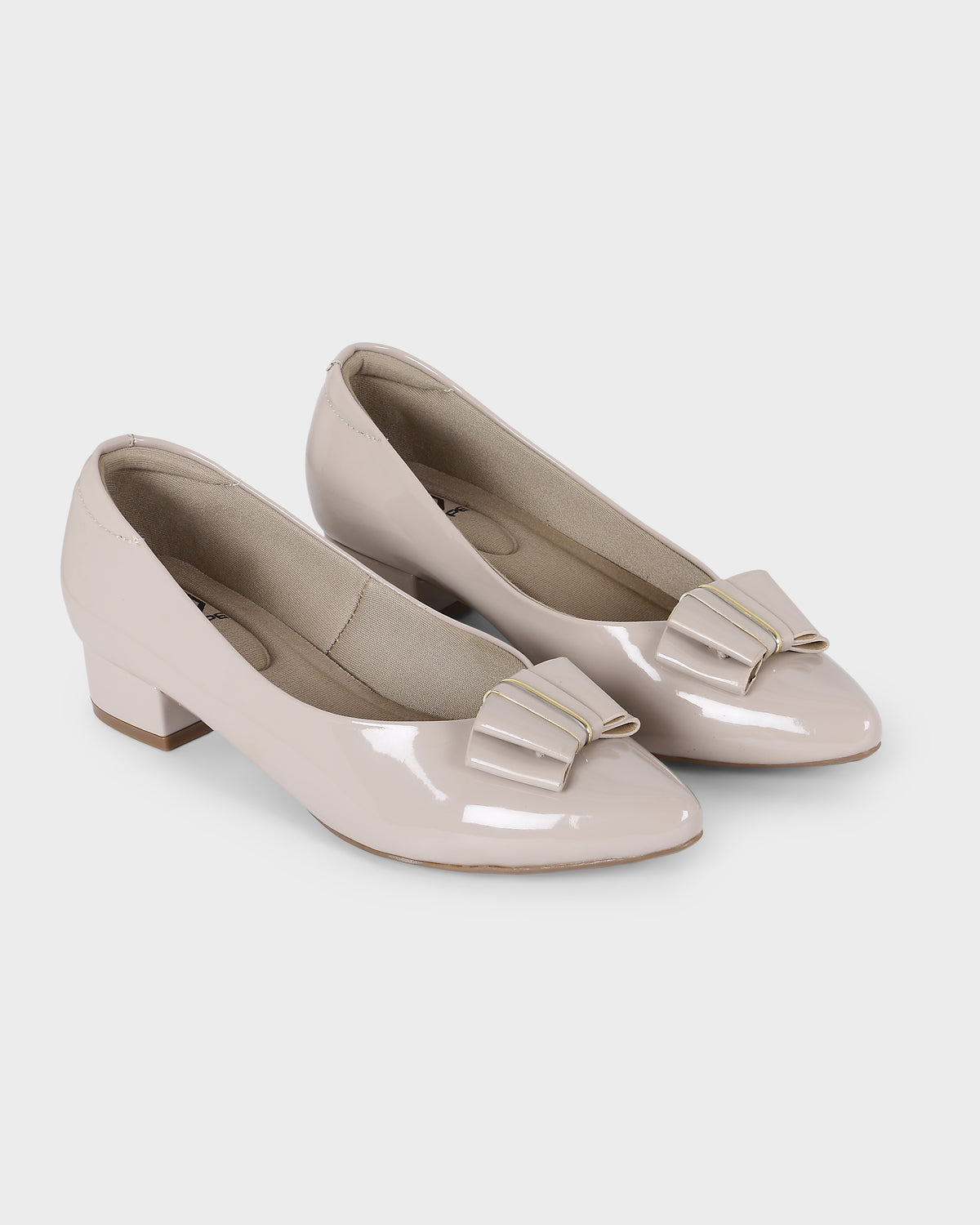 Rosette Bow Low Block Heel Pumps photo 4 - Beige